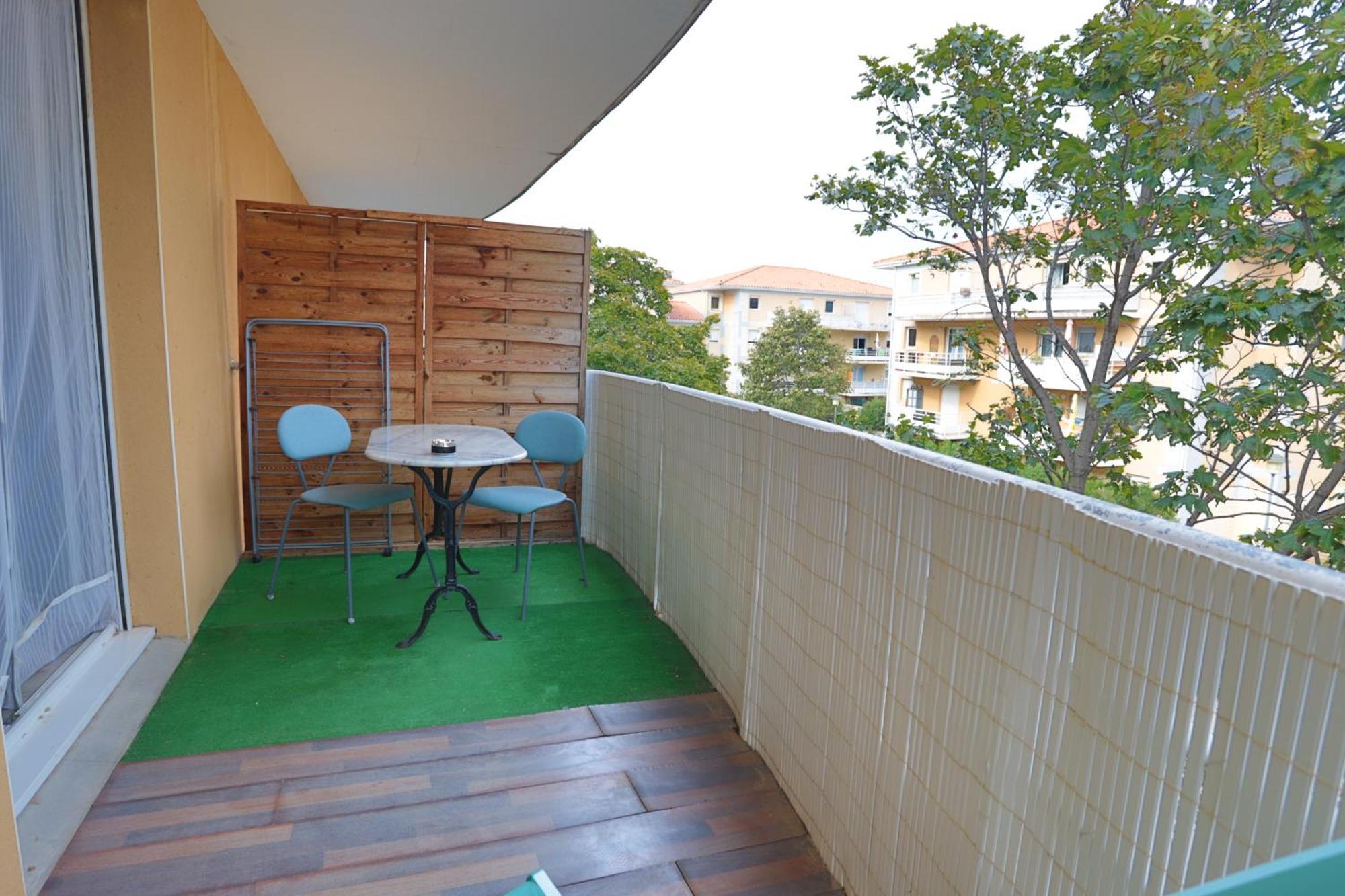 Appart T2 Dans Residence Calme Parking Prive Gratuit Miramas Exterior foto